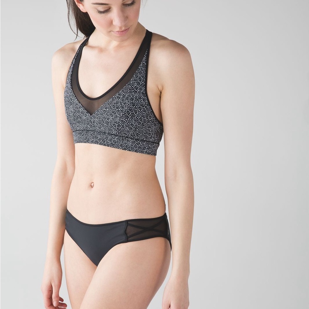 Lululemon Race With Me Top         
Swim Top/Sports Bra 
Freckle Flower Black - Picture 9 of 10